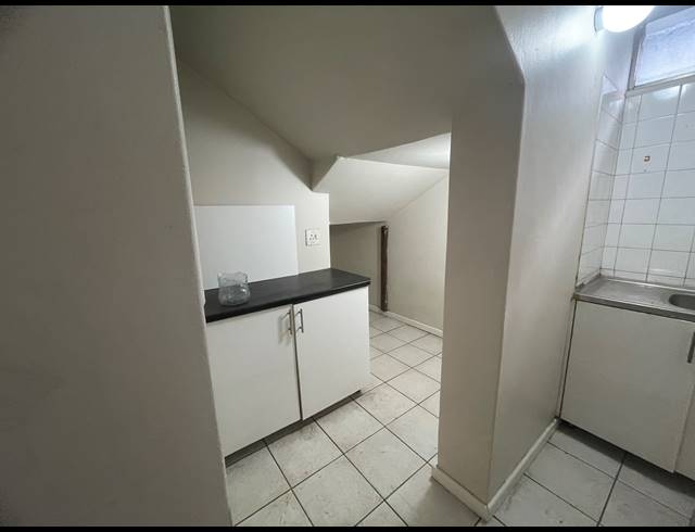 260M² BUSINESS TO LET IN CONGELLA